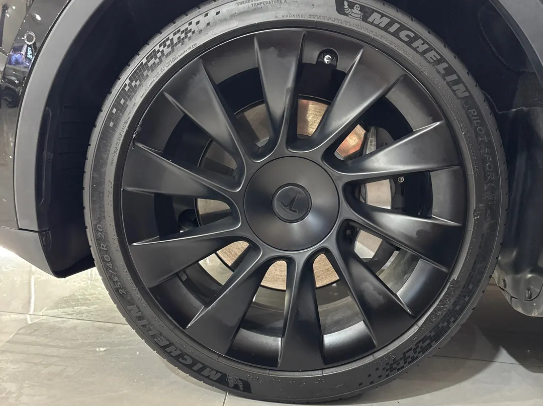 Tesla Model Y, 2023 12