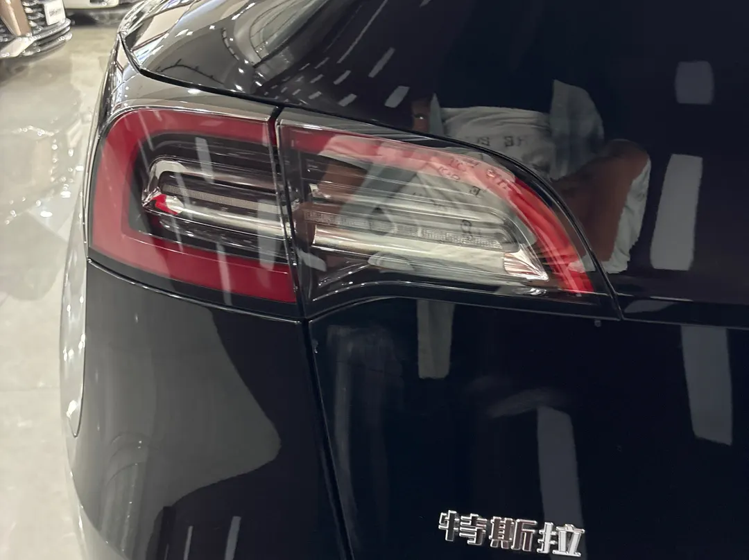 Tesla Model Y, 2021 11
