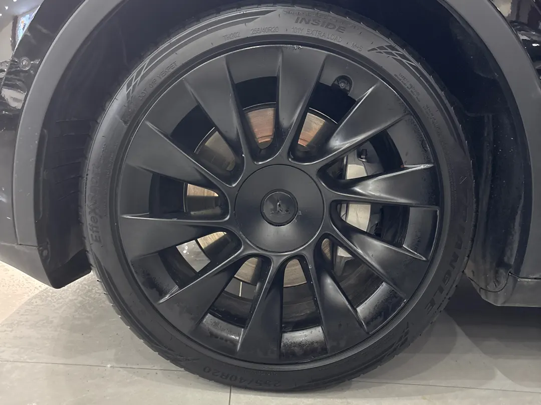 Tesla Model Y, 2021 12