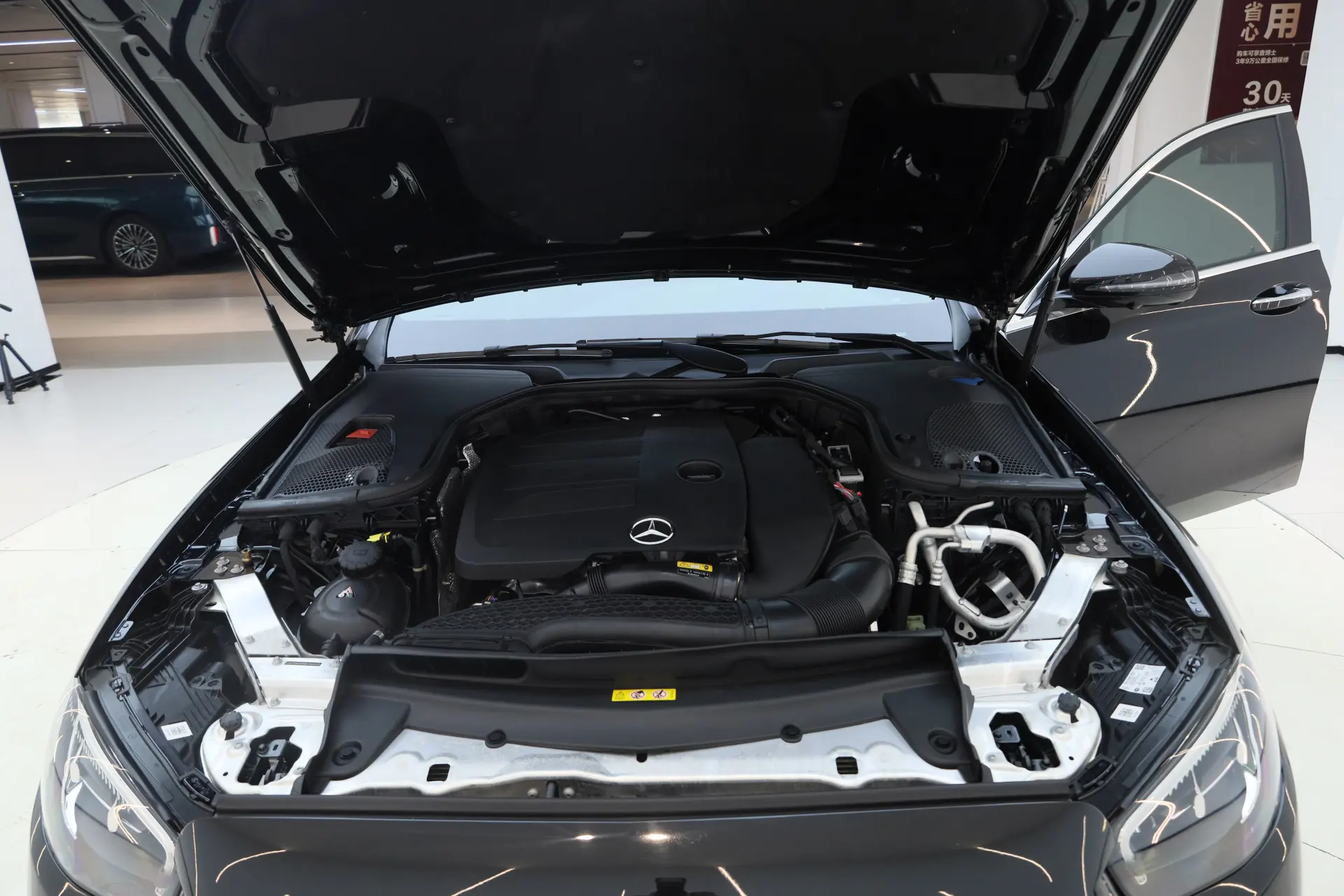 Mercedes-Benz E 300 L, 2021 12