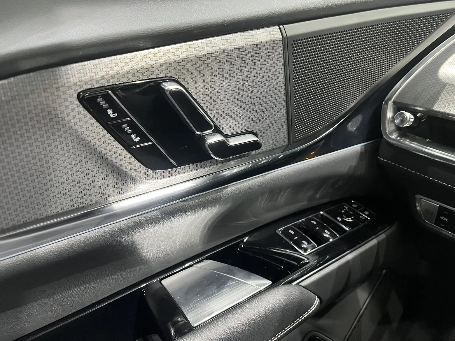 Cadillac XT5, 2025 13