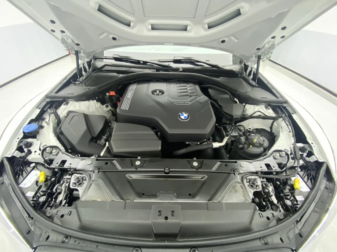 BMW 325Li, 2025 12