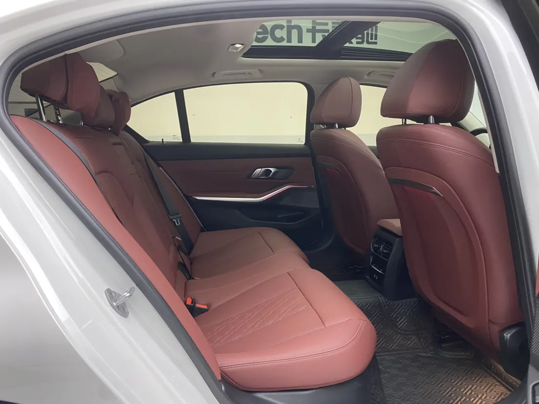 BMW 325Li, 2025 20