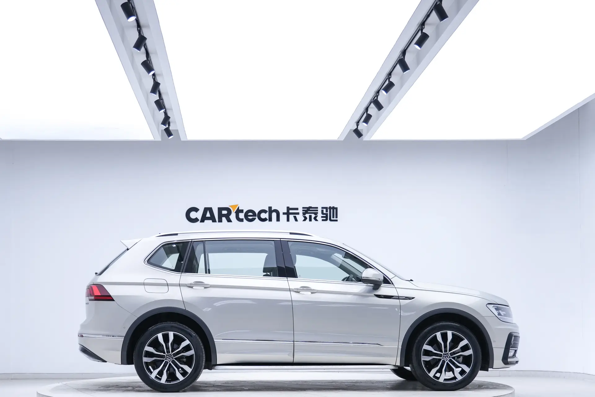 Volkswagen Tiguan L, 2020 4