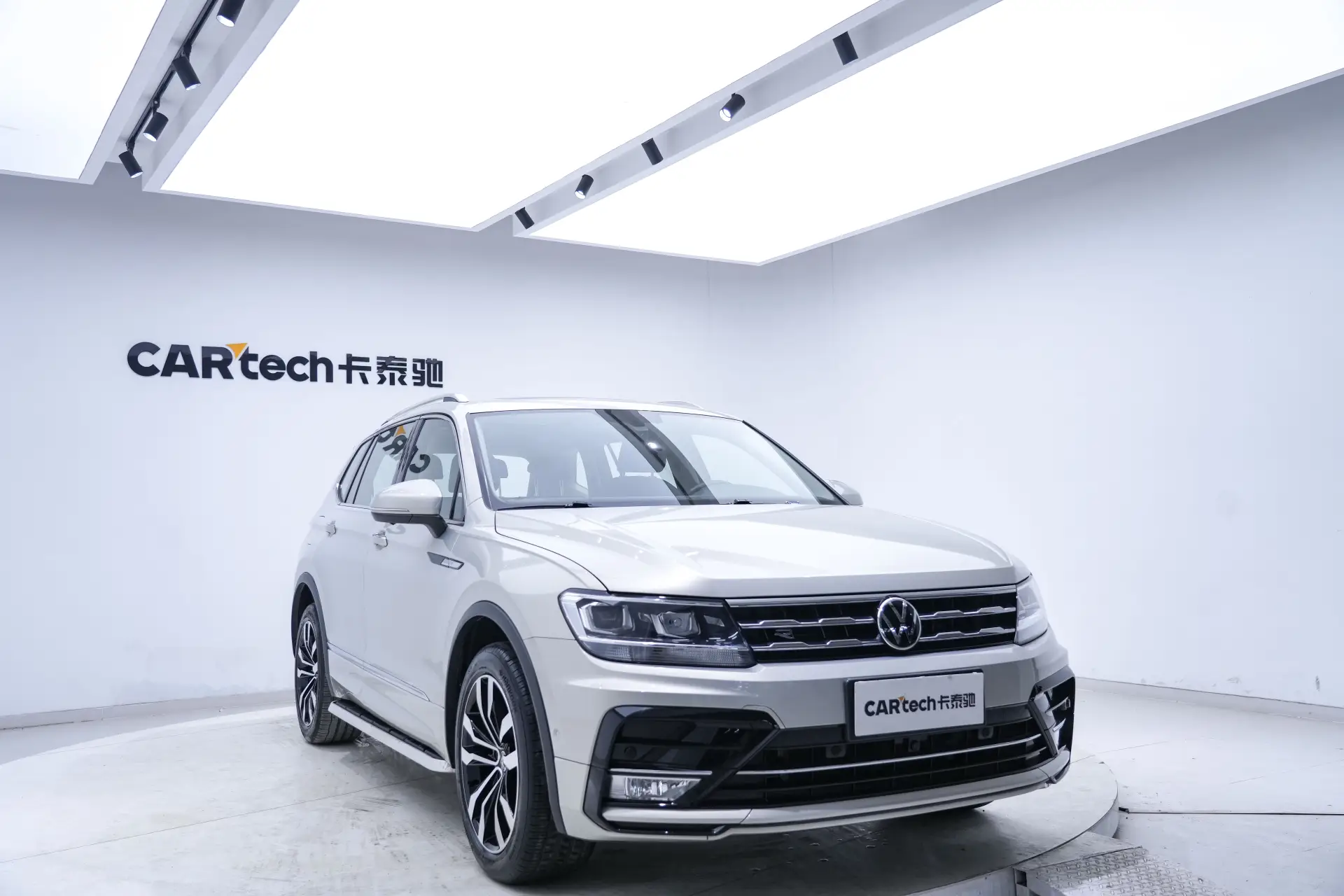 Volkswagen Tiguan L, 2020 2