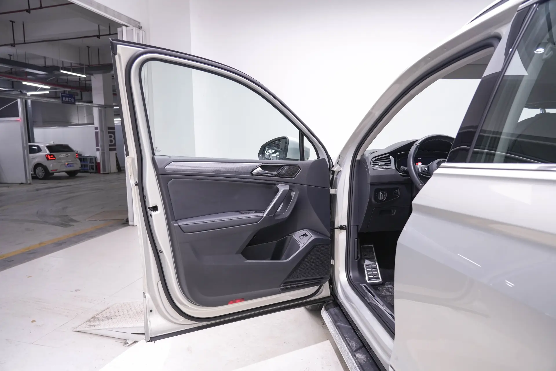 Volkswagen Tiguan L, 2020 18