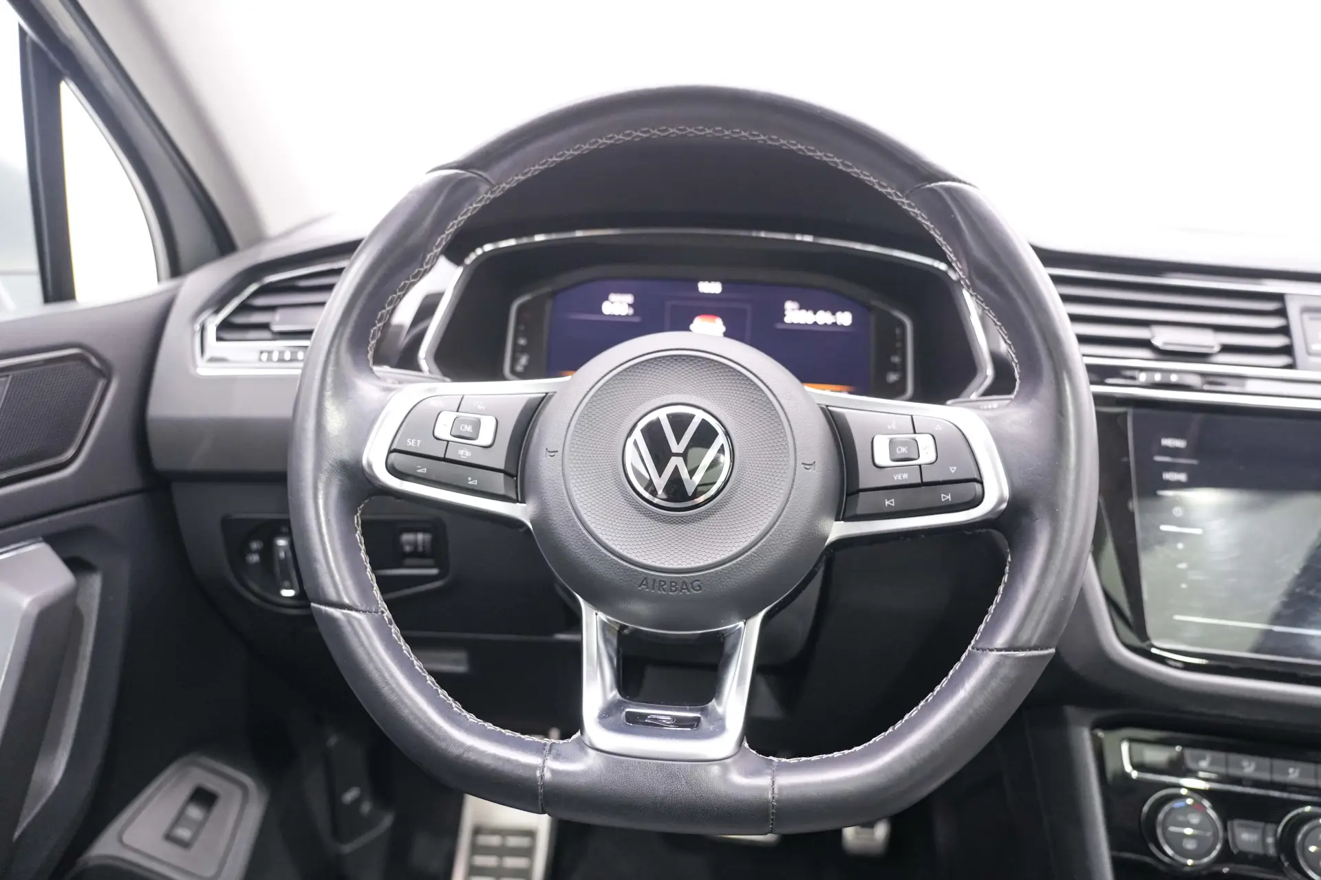 Volkswagen Tiguan L, 2020 16