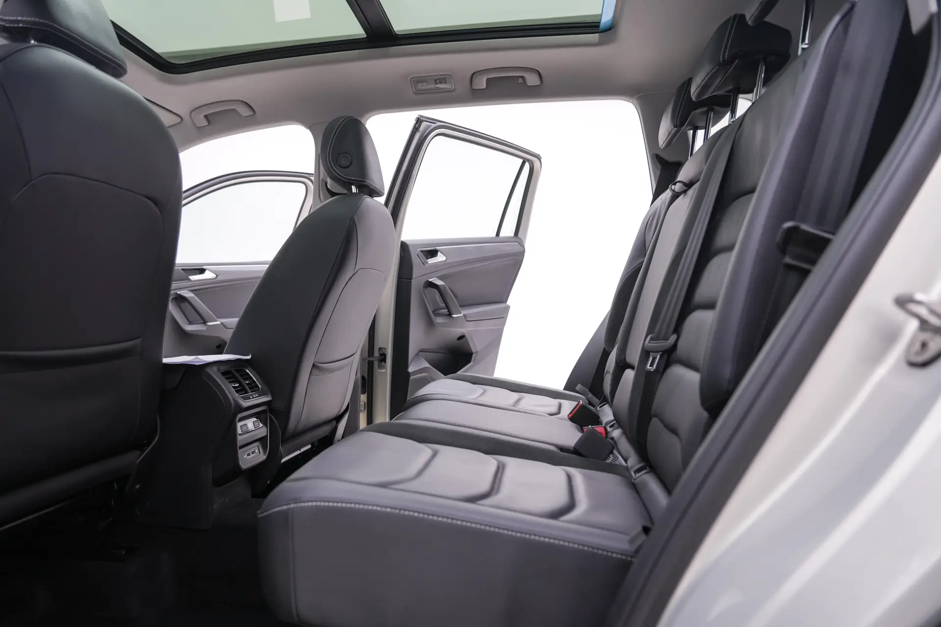 Volkswagen Tiguan L, 2020 21