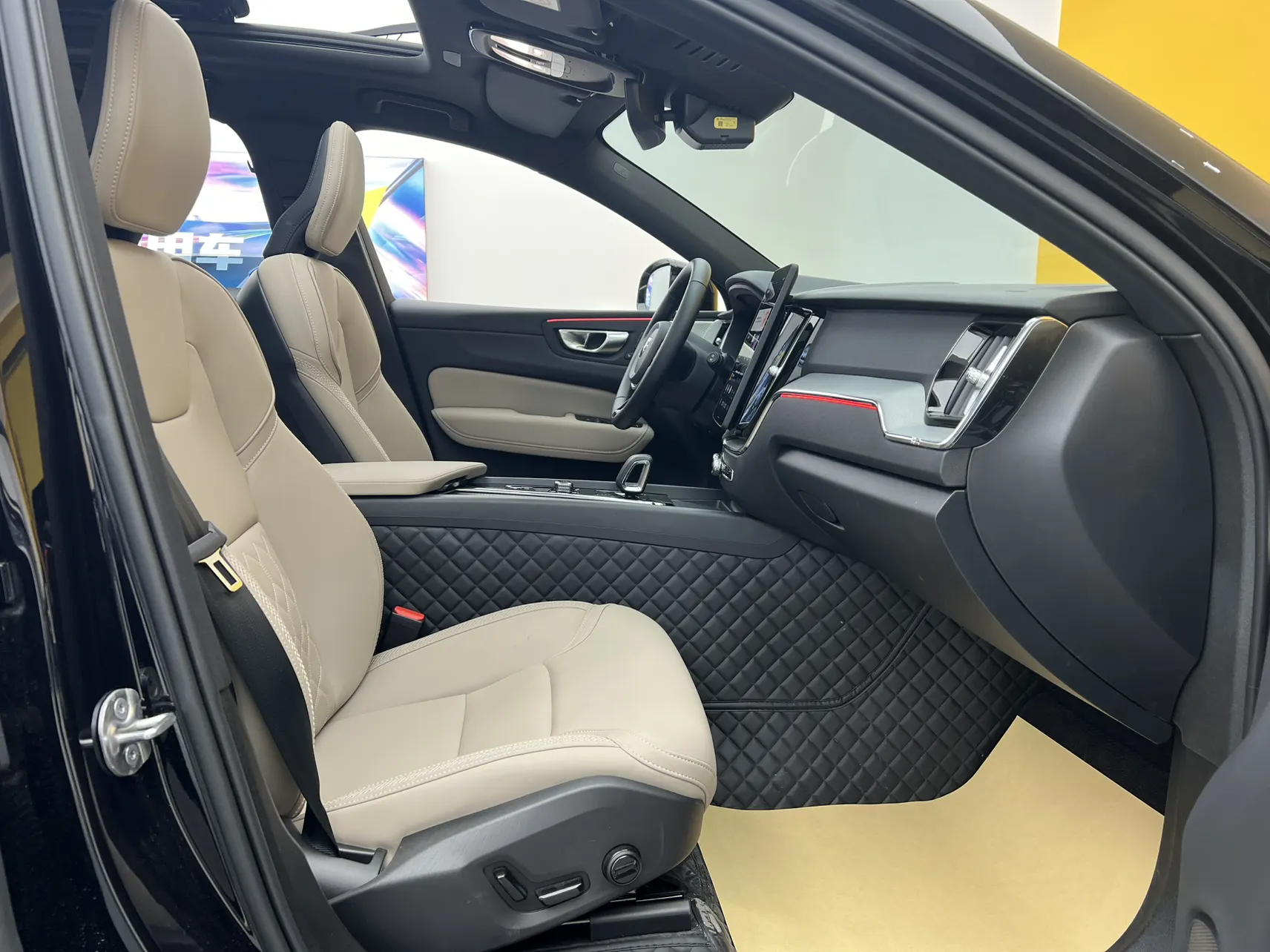 Volvo XC60, 2025 19