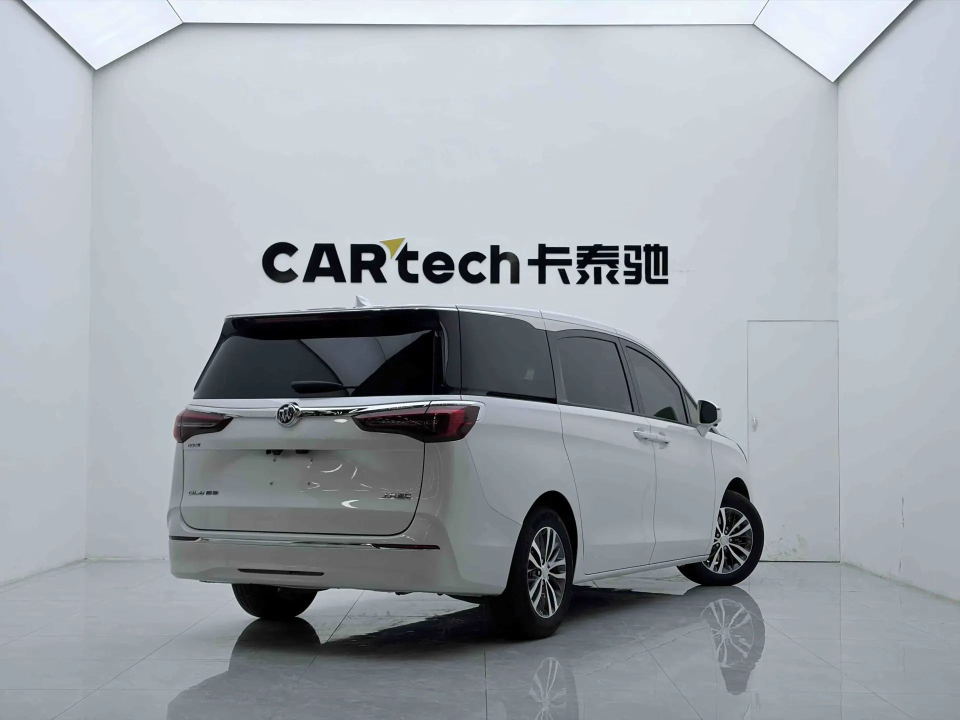 Buick GL8, 2022 4