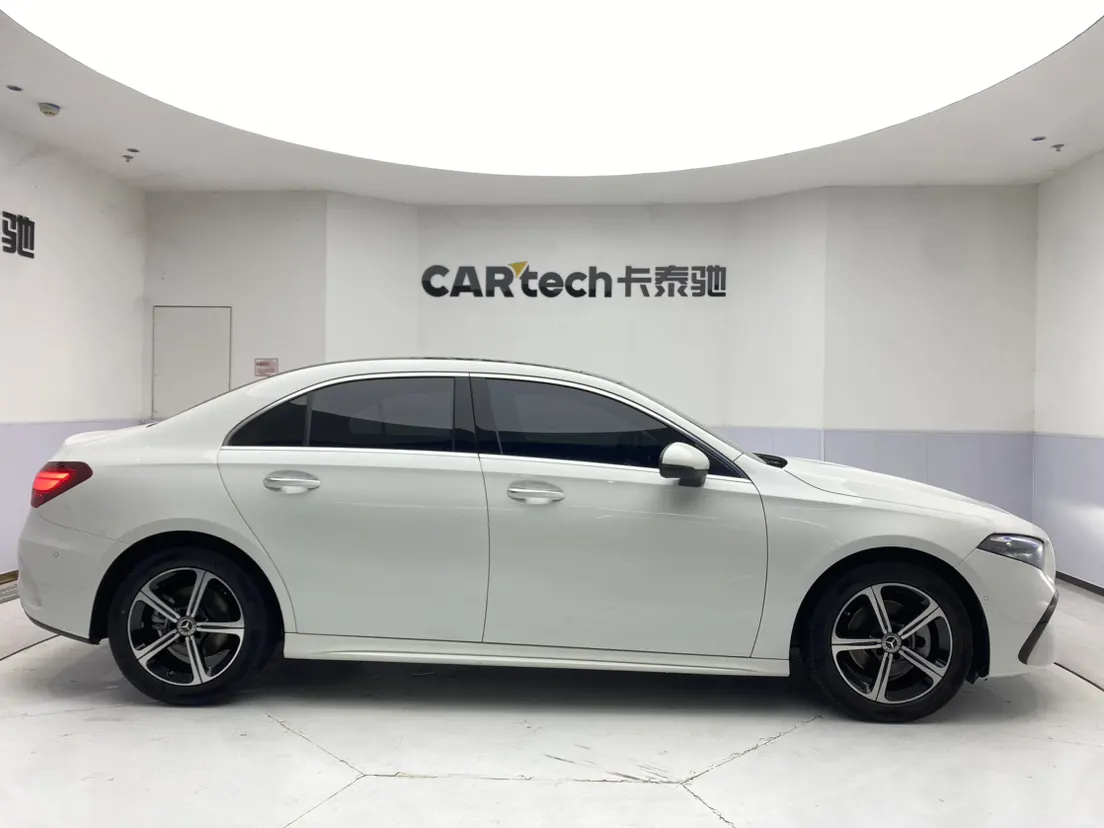 Mercedes-Benz A 200 L, 2025 4