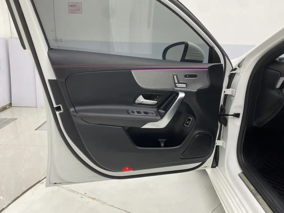 Mercedes-Benz A 200 L, 2025 28