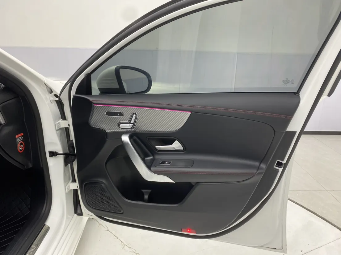 Mercedes-Benz A 200 L, 2025 27