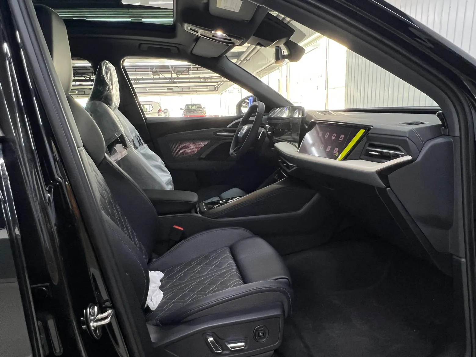Audi Q5L, 2026 15