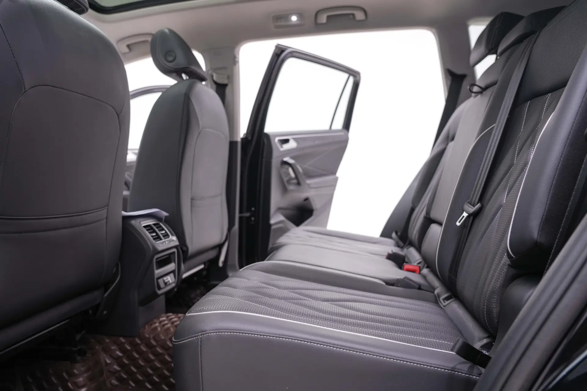 Volkswagen Tiguan L, 2024 21