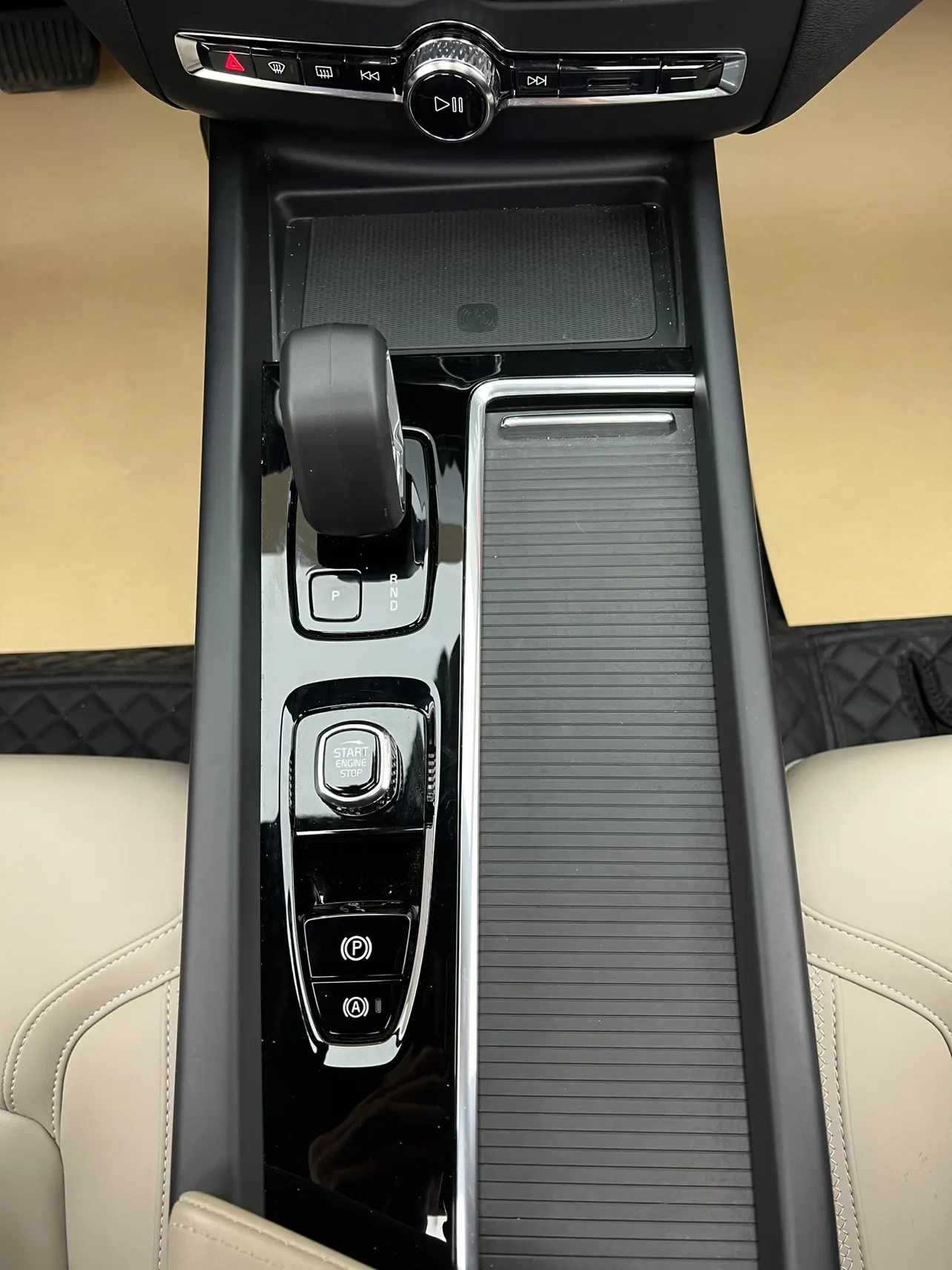 Volvo XC60, 2025 21