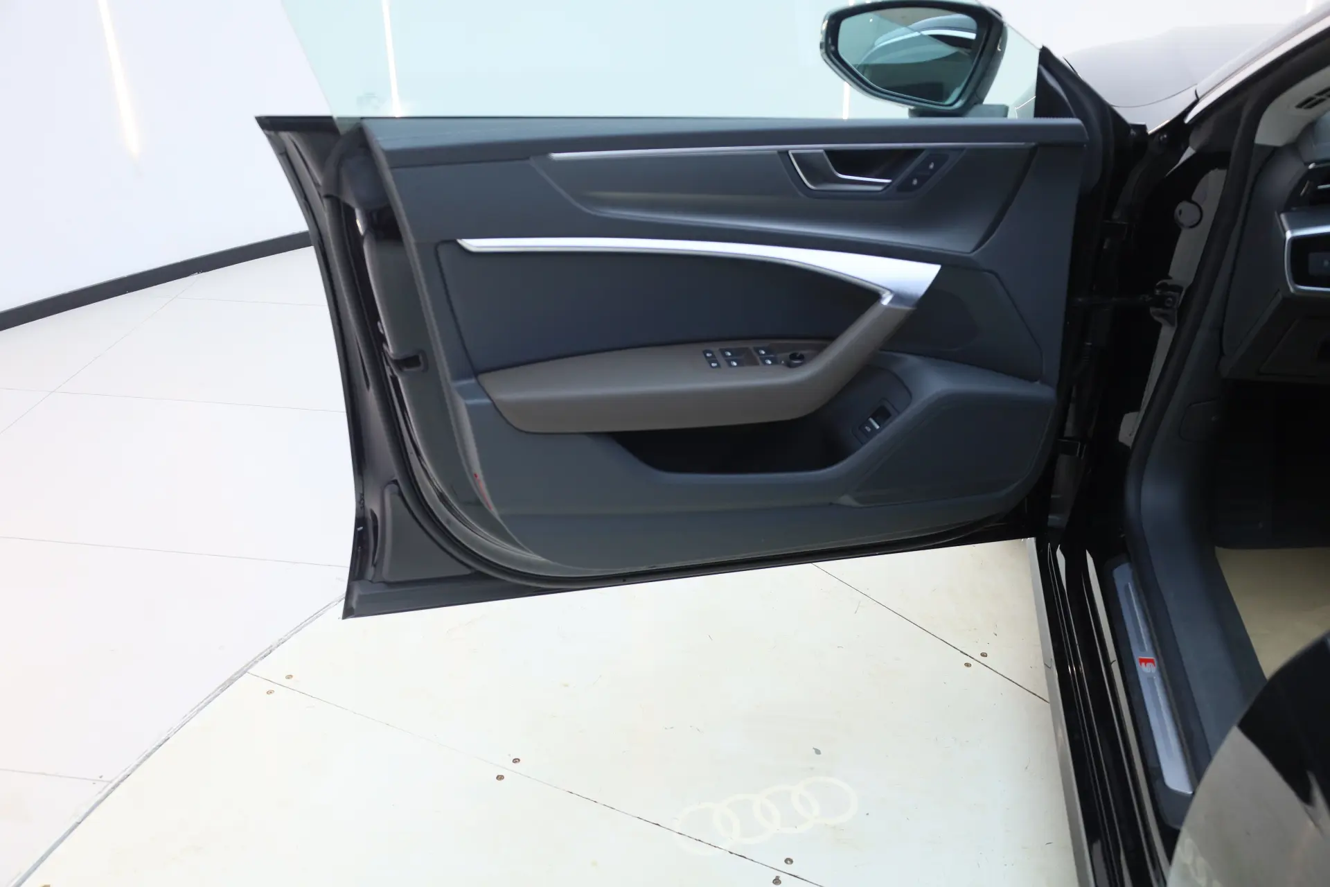 Audi A7L 45 TFSI, 2024 16