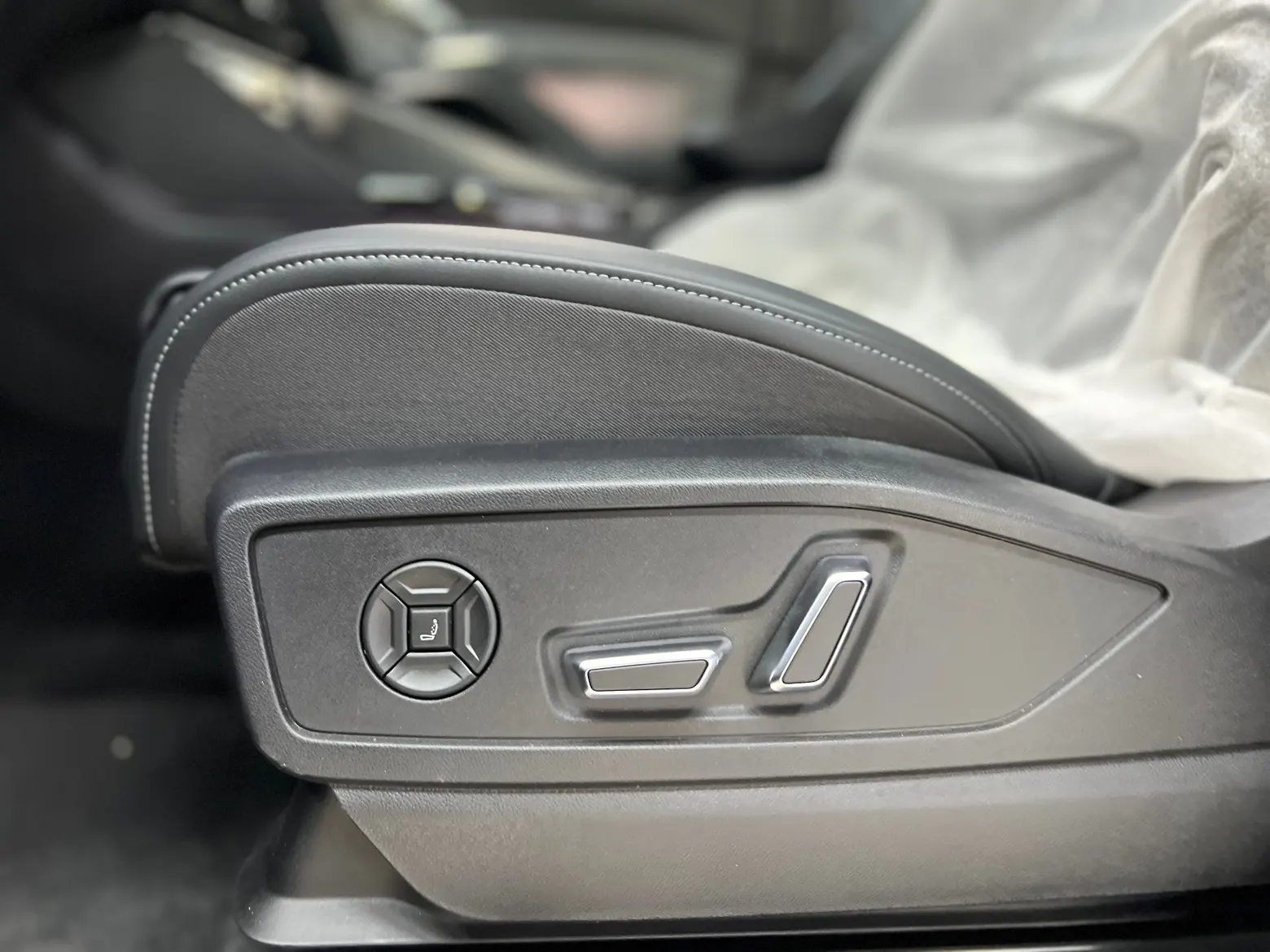 Audi Q5L, 2026 25
