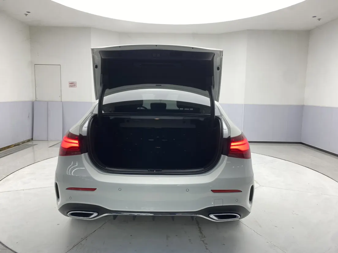 Mercedes-Benz A 200 L, 2025 32