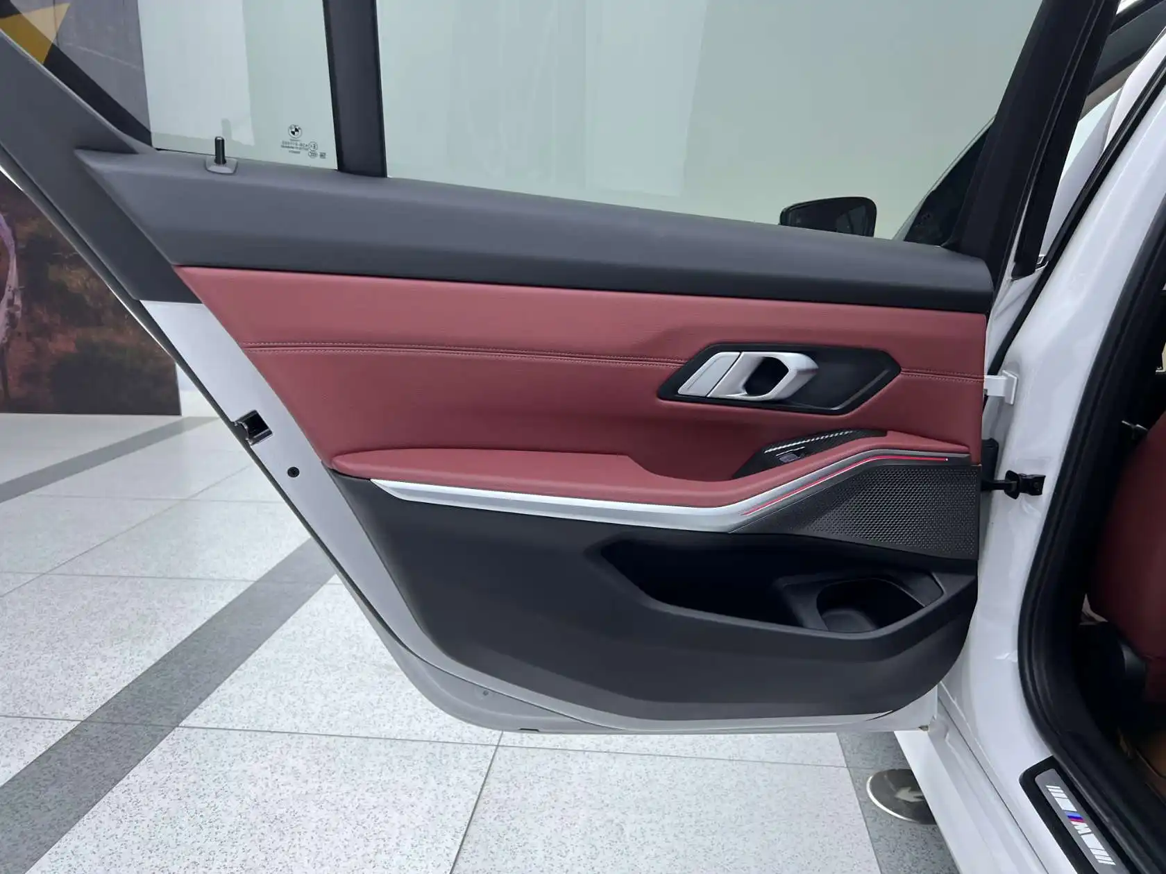 BMW 325Li, 2025 16