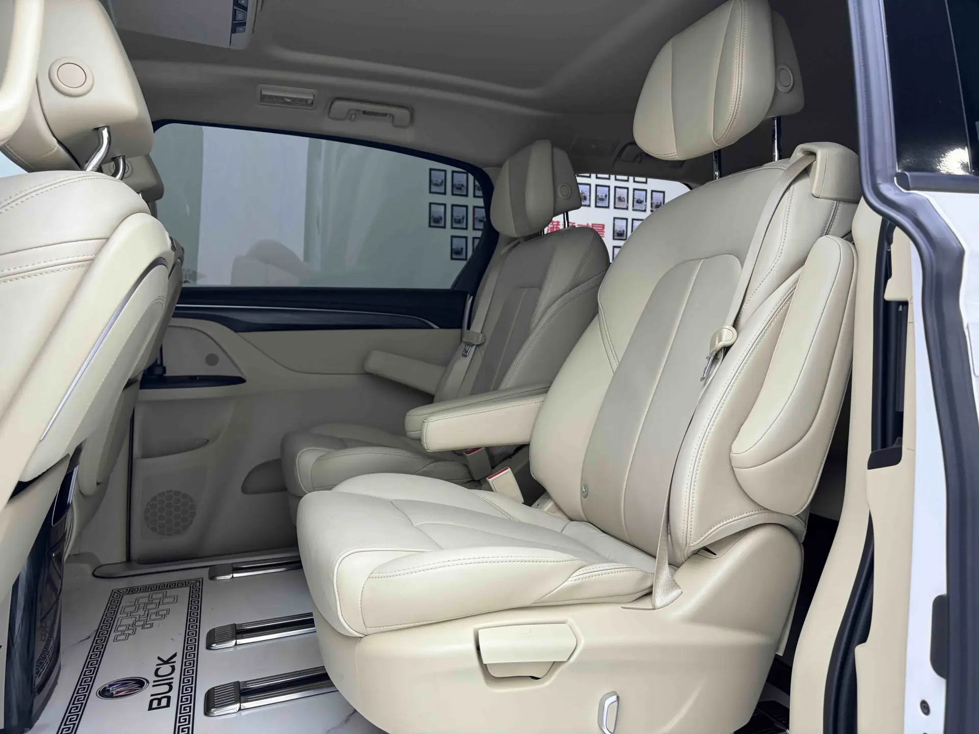 Buick GL8, 2022 8