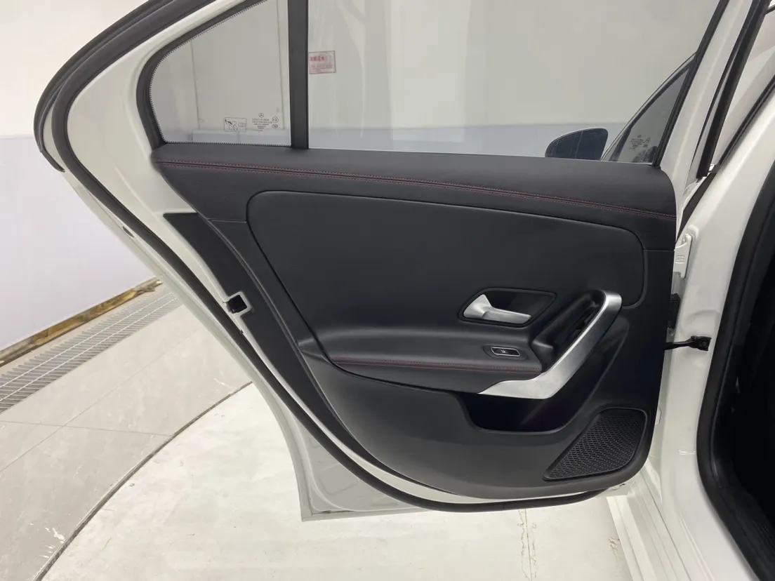 Mercedes-Benz A 200 L, 2025 16