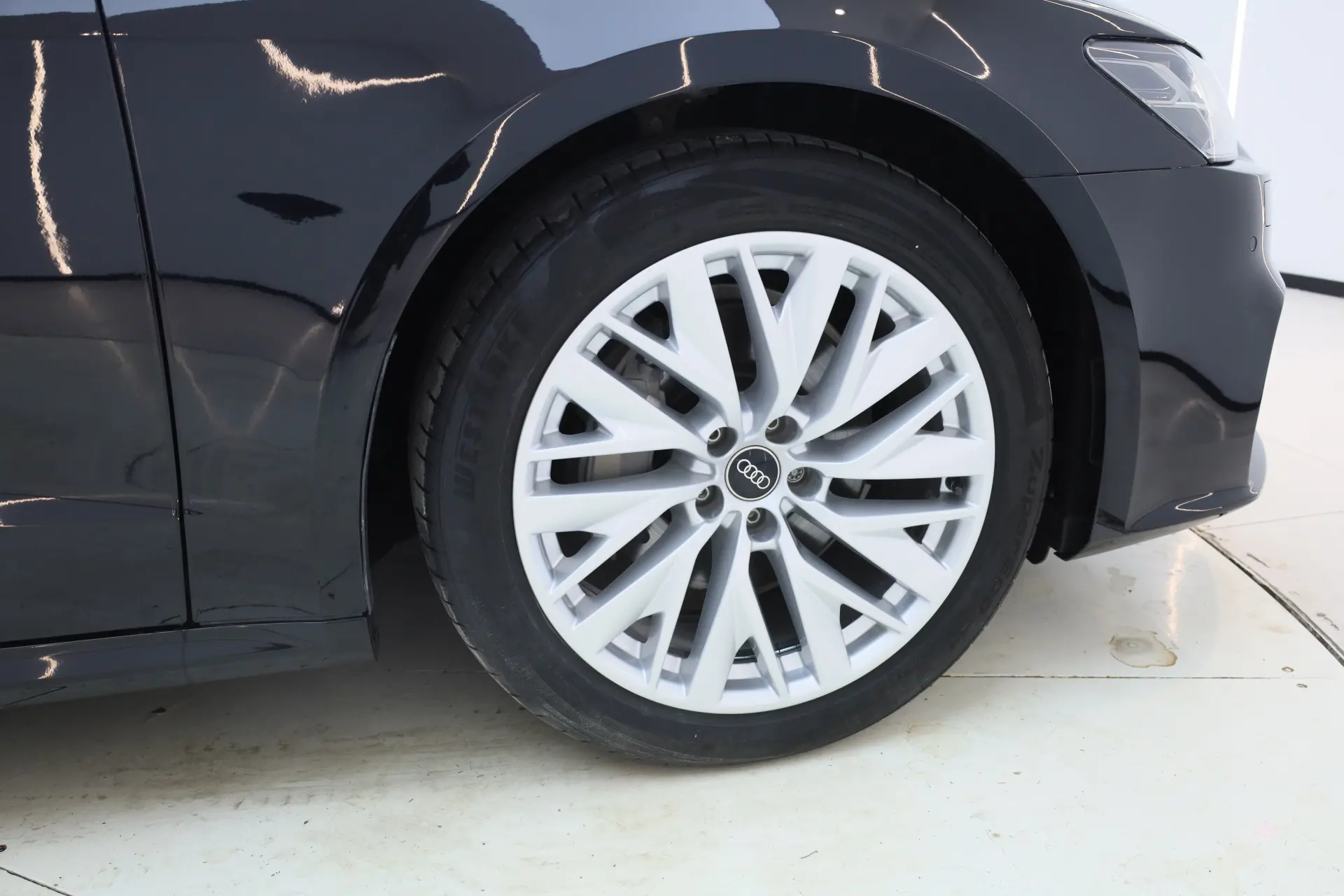 Audi A7L 45 TFSI, 2024 12