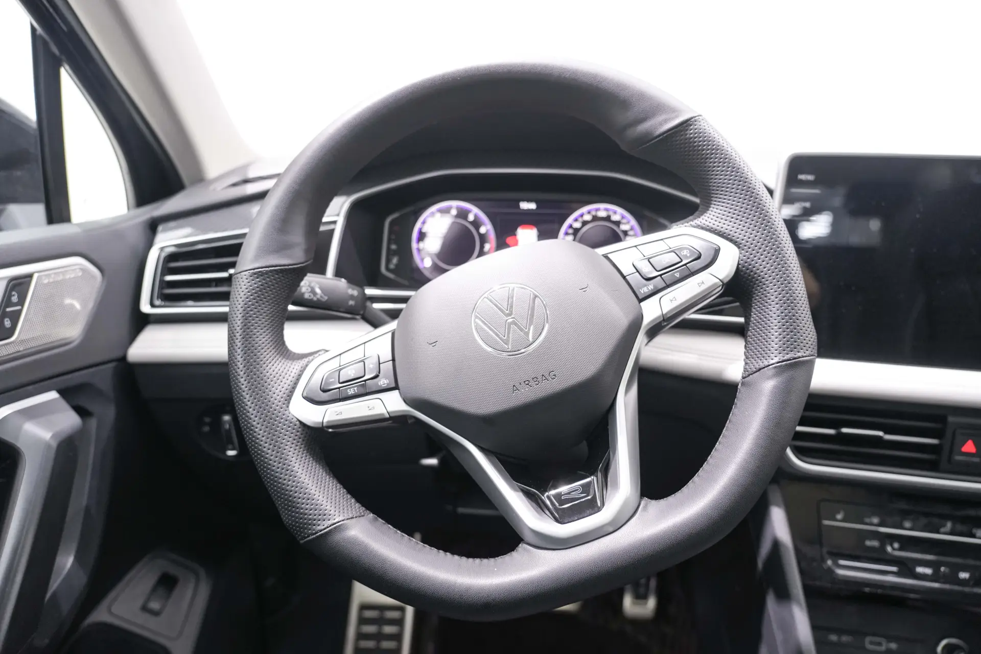 Volkswagen Tiguan L, 2024 16