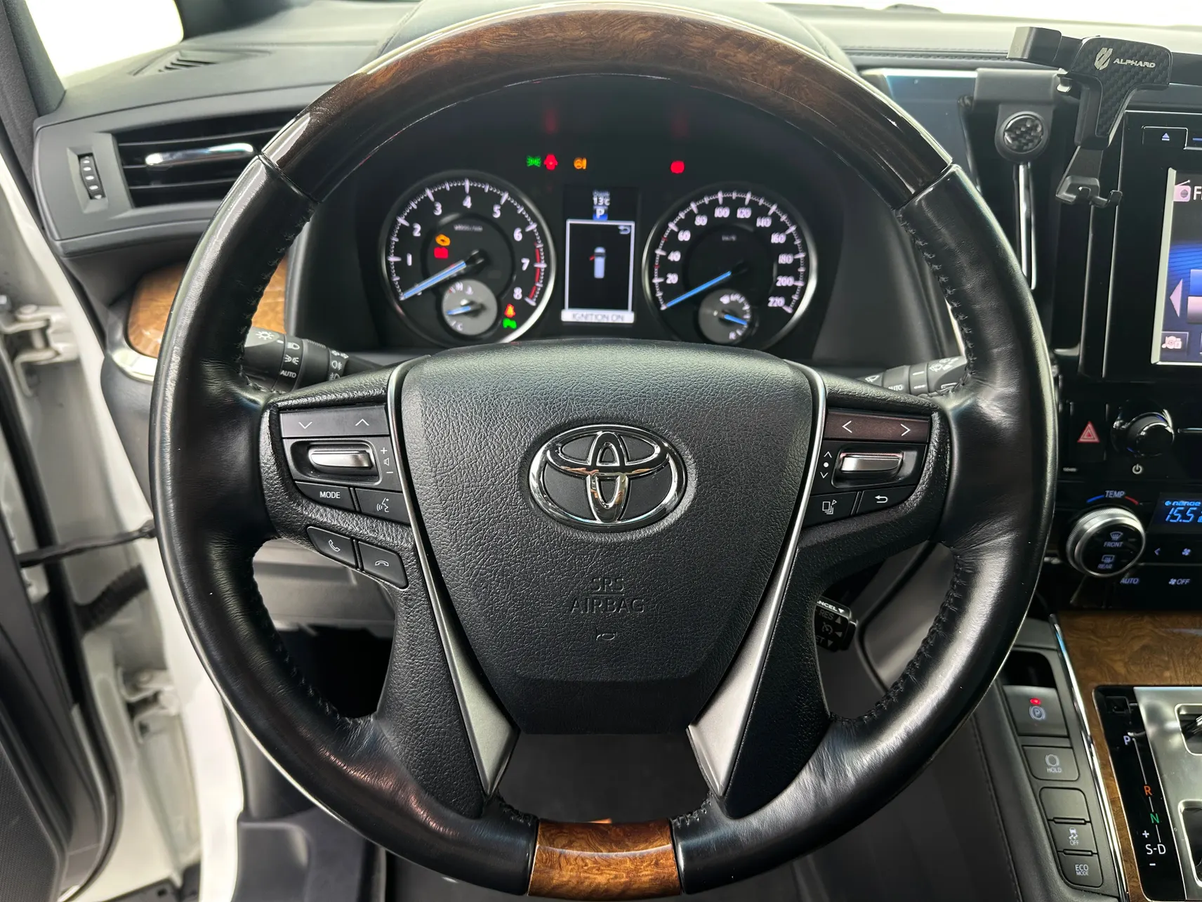 Toyota Alphard, 2017 25