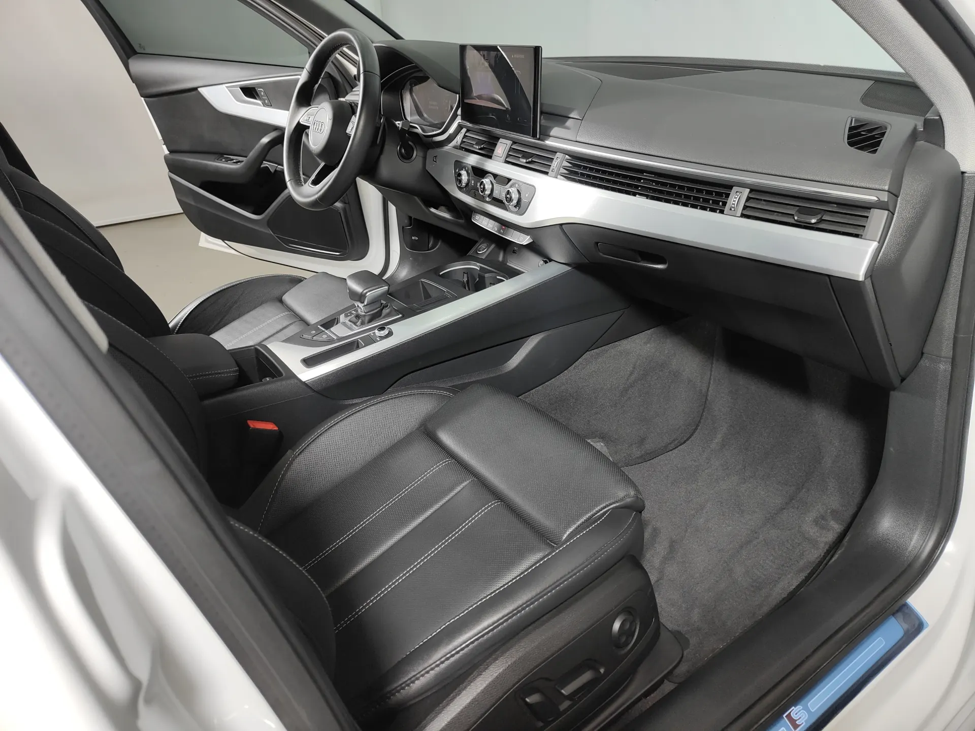 Audi A4L 40 TFSI, 2021 14