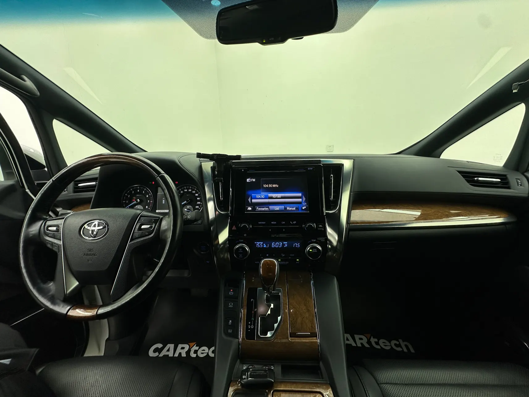 Toyota Alphard, 2017 15