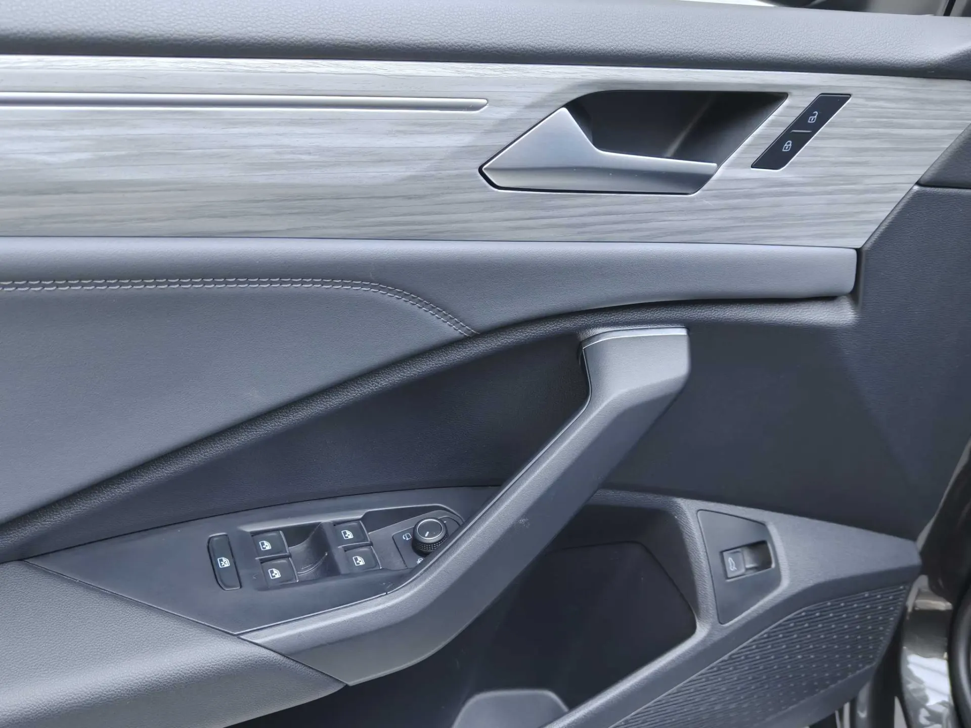 Volkswagen Sagitar, 2025 14