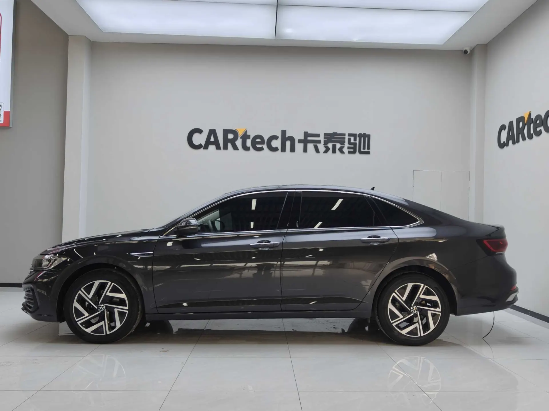 Volkswagen Sagitar, 2025 8