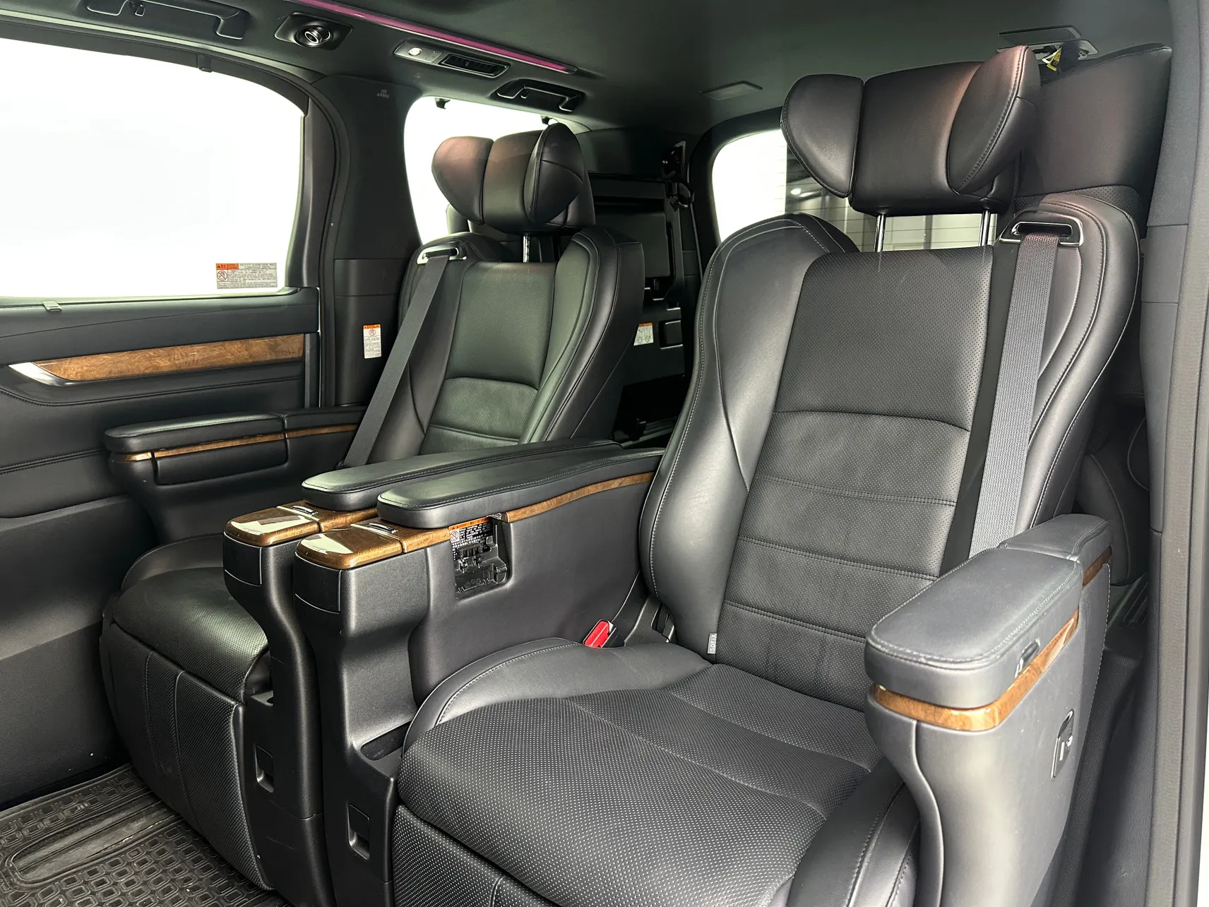 Toyota Alphard, 2017 21