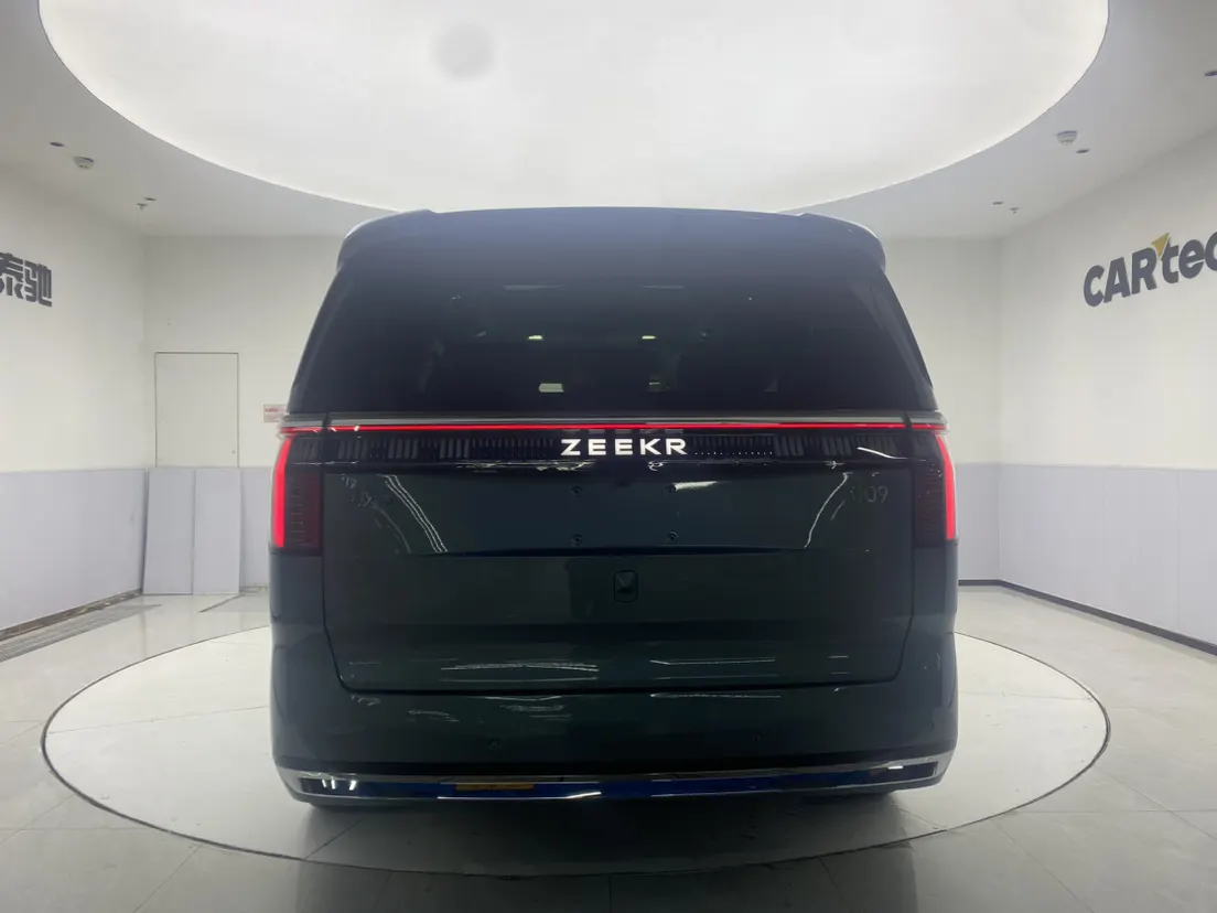 Zeekr 009, 2025 6