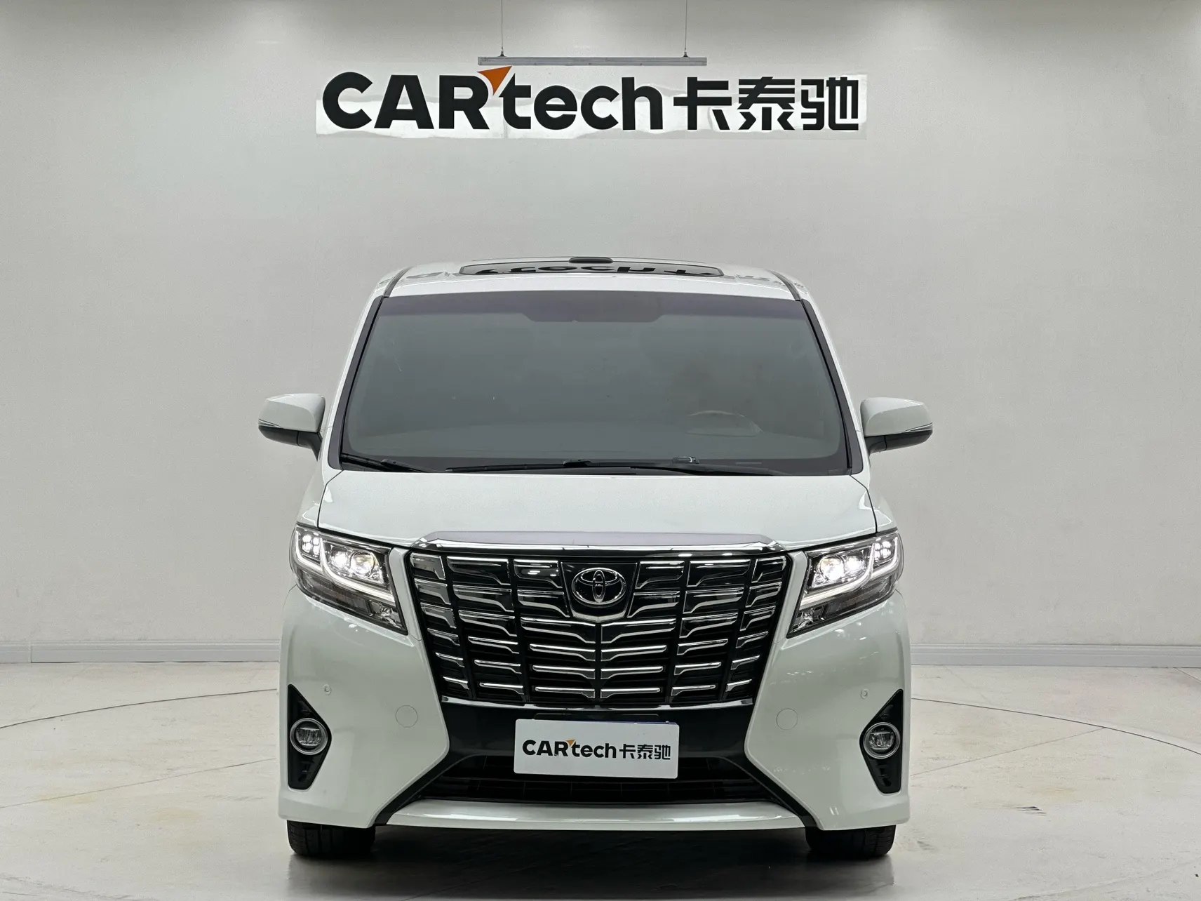 Toyota Alphard, 2017 3