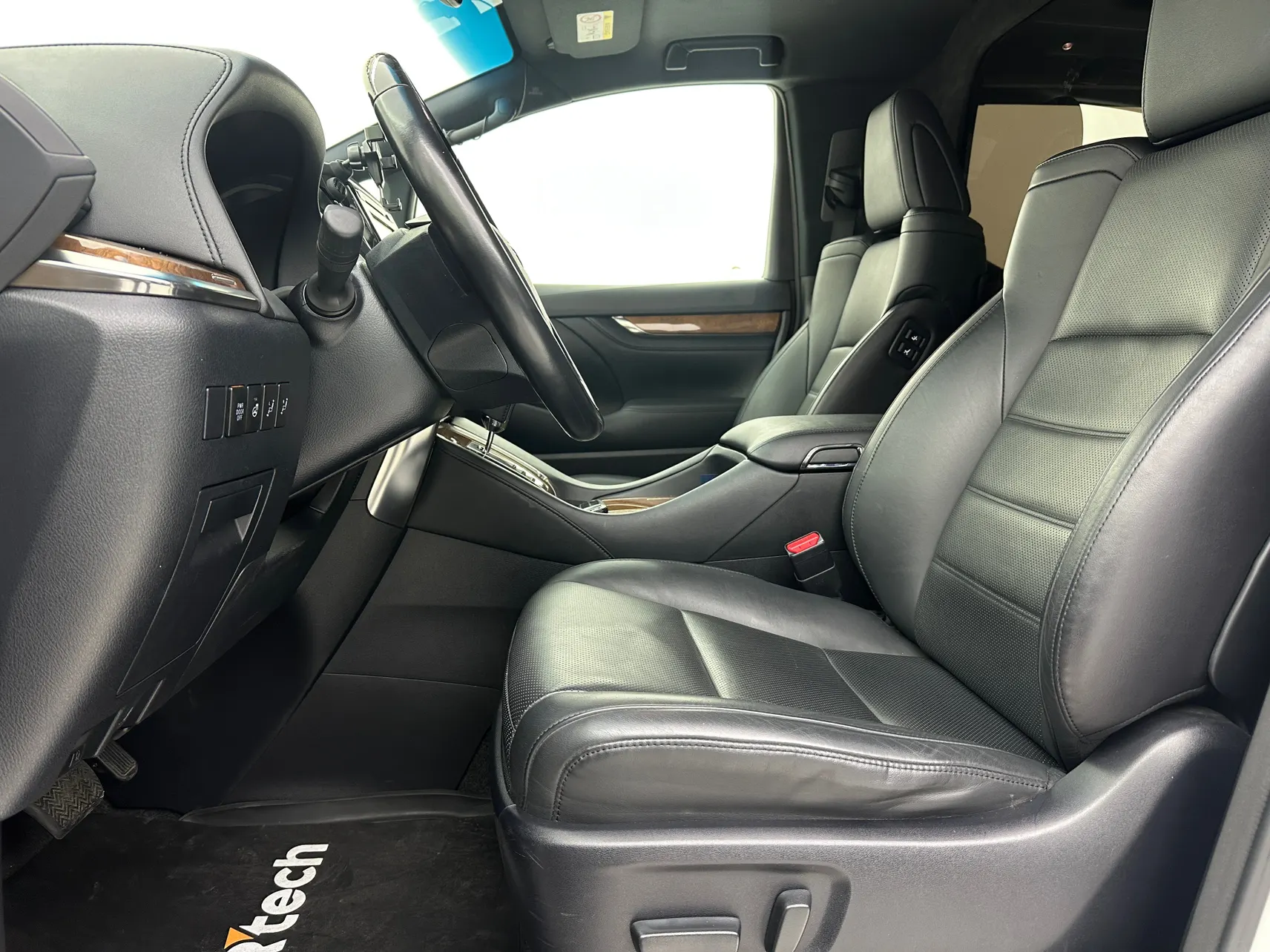 Toyota Alphard, 2017 27