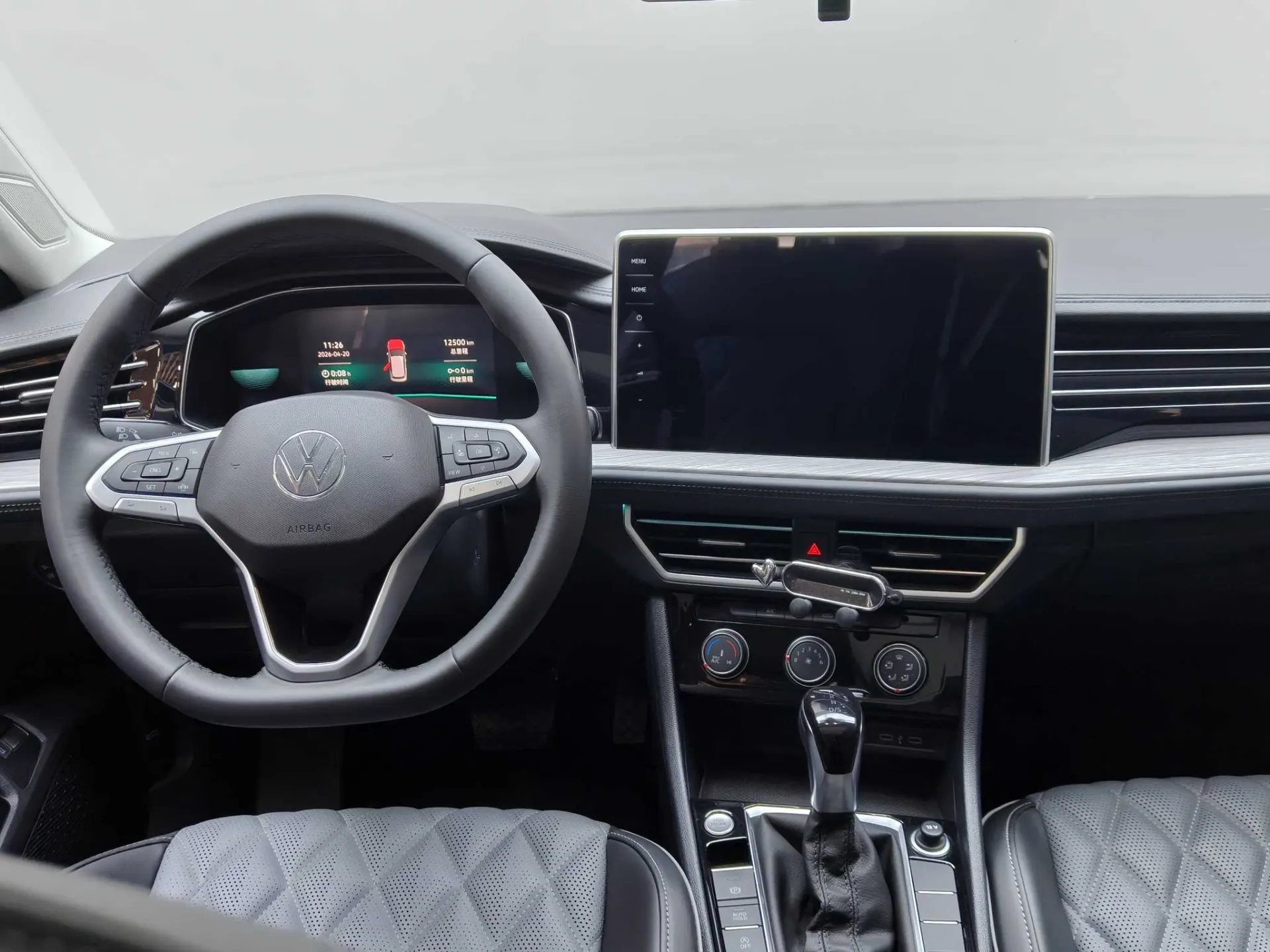 Volkswagen Sagitar, 2025 13