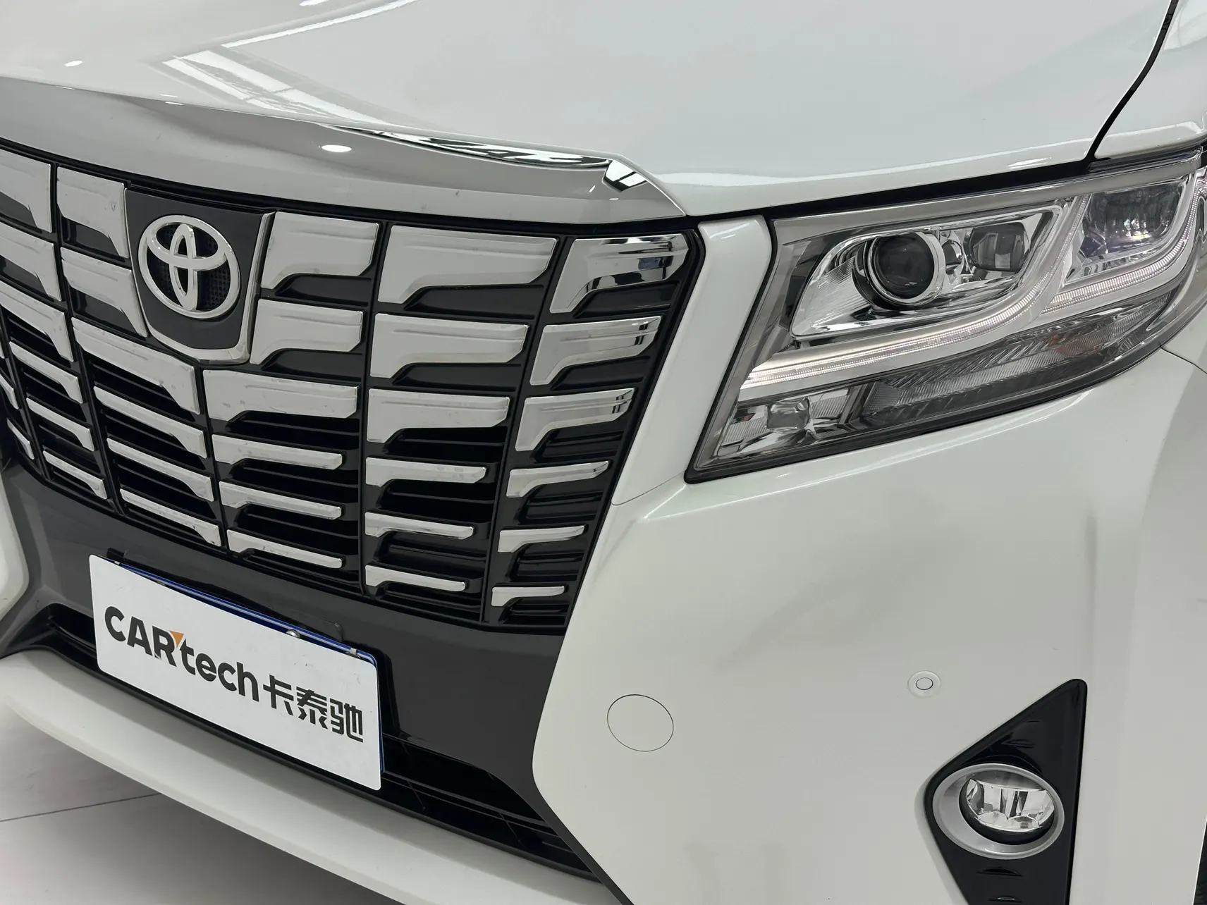 Toyota Alphard, 2017 8