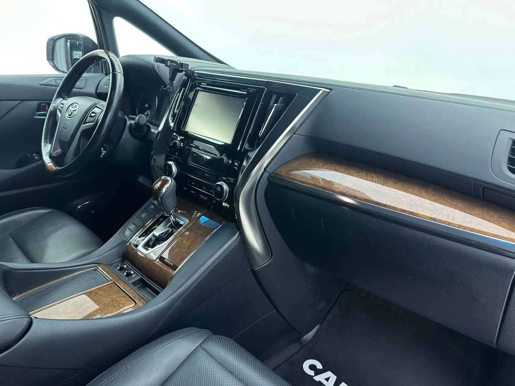 Toyota Alphard, 2017 34