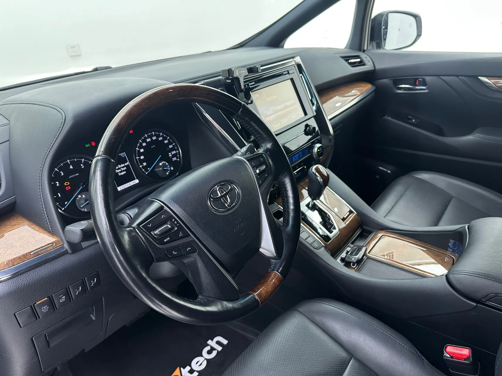 Toyota Alphard, 2017 19