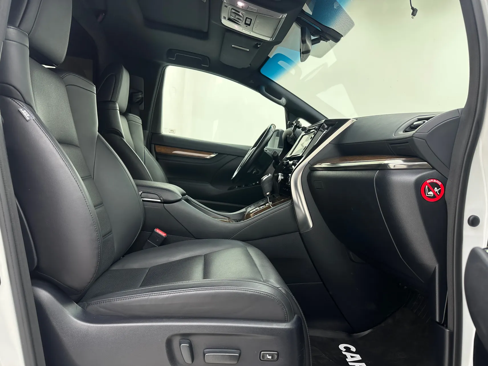Toyota Alphard, 2017 20