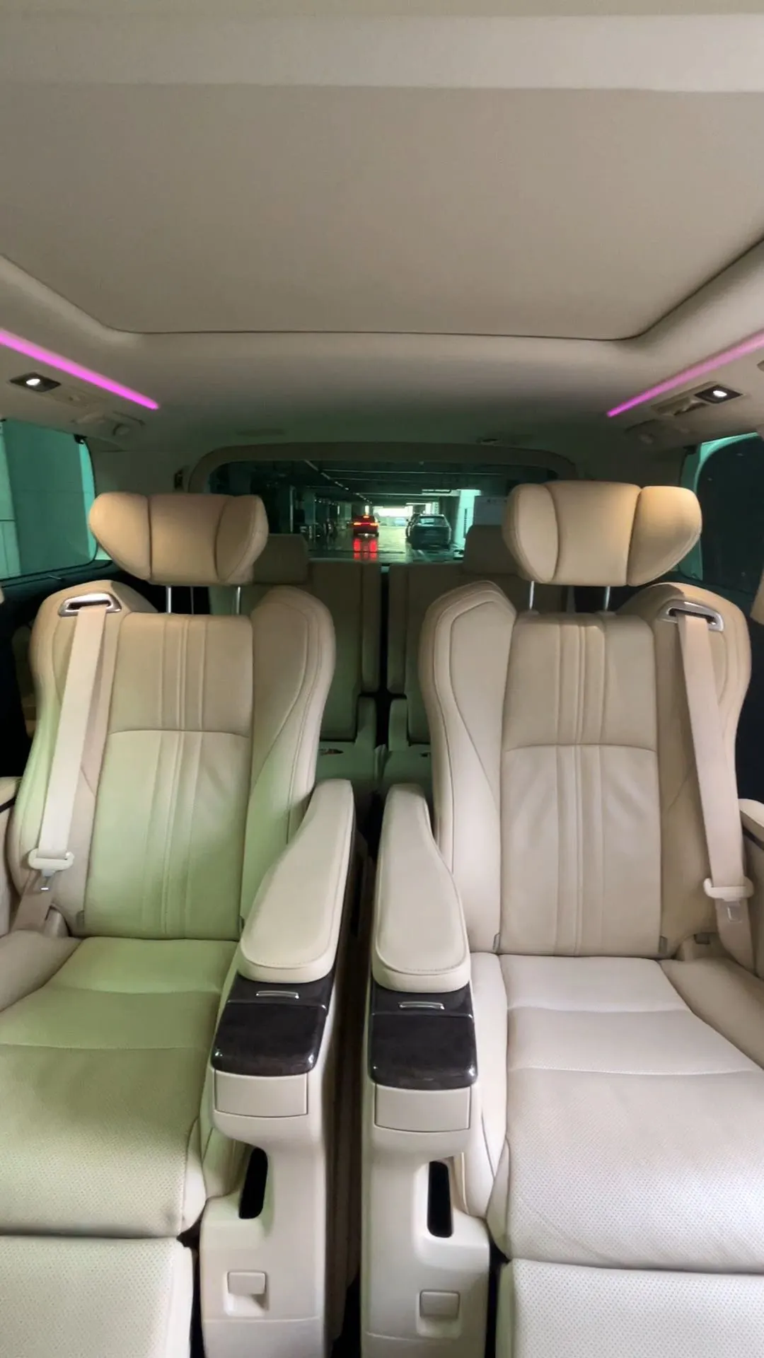 Toyota Alphard, 2022 12