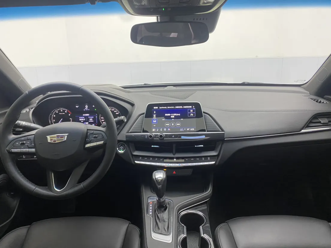 Cadillac CT4, 2022 13