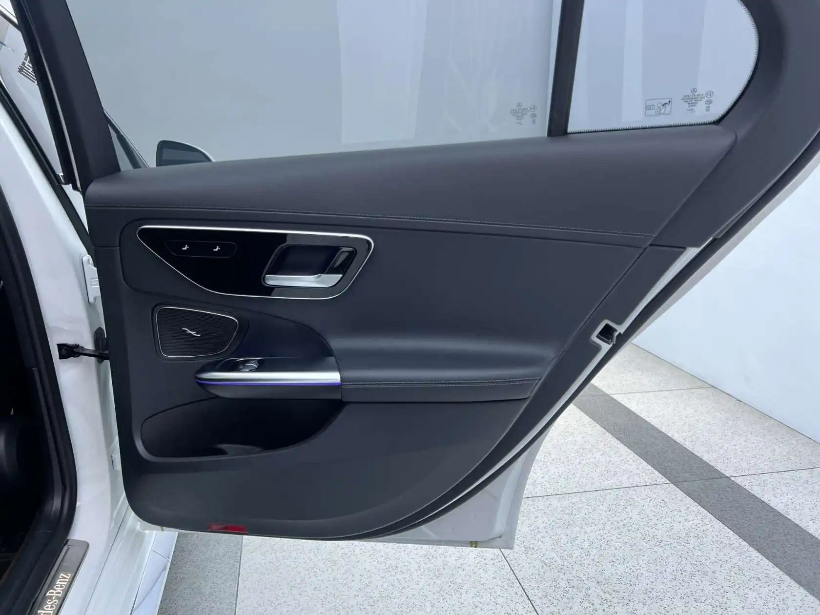 Mercedes-Benz C 260 L, 2024 16