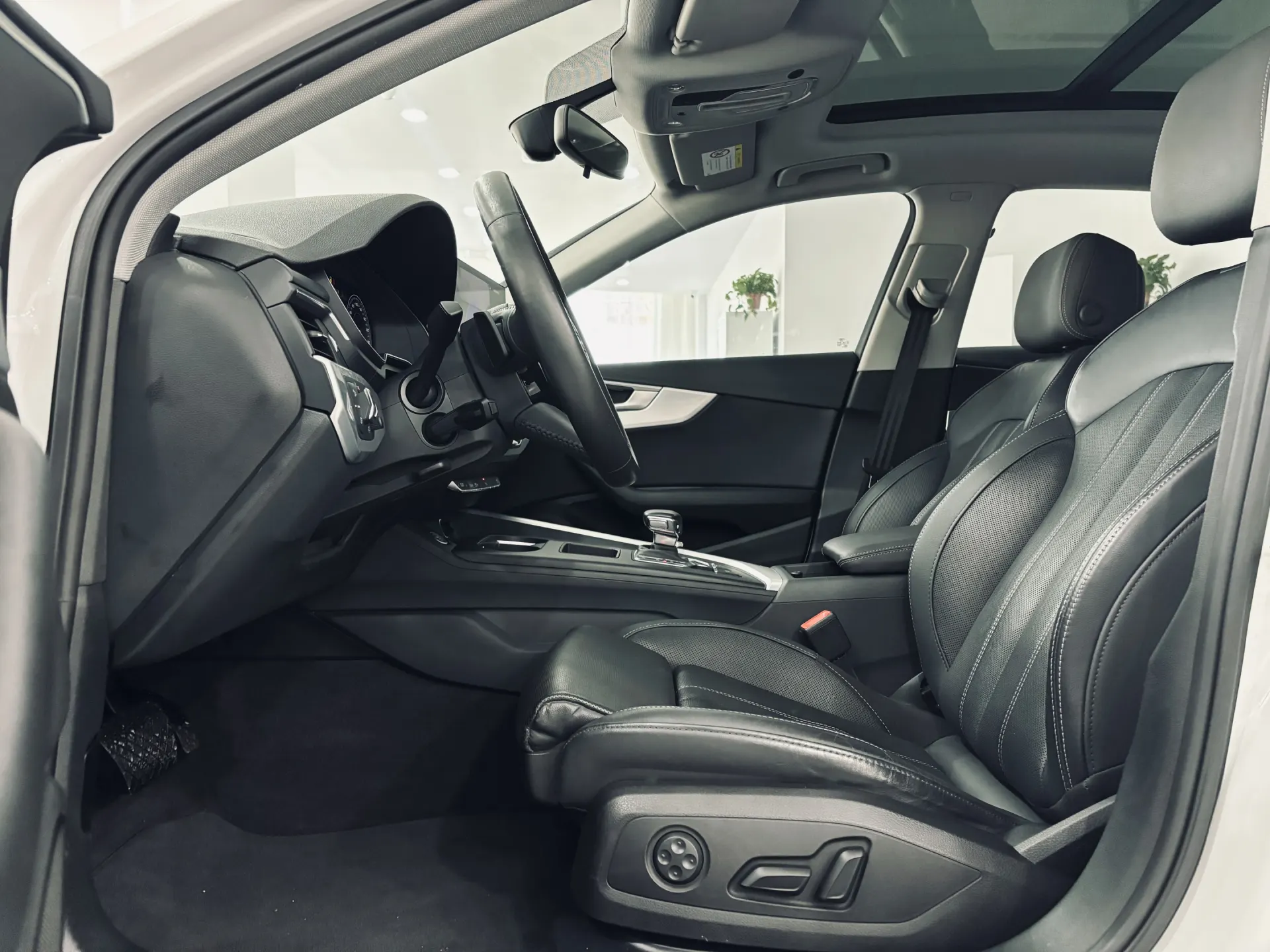 Audi A4L 40 TFSI, 2020 11