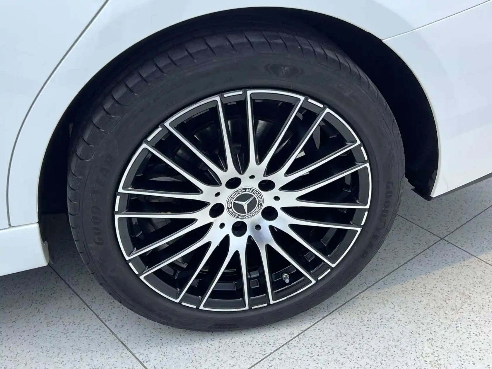 Mercedes-Benz C 260 L, 2024 26