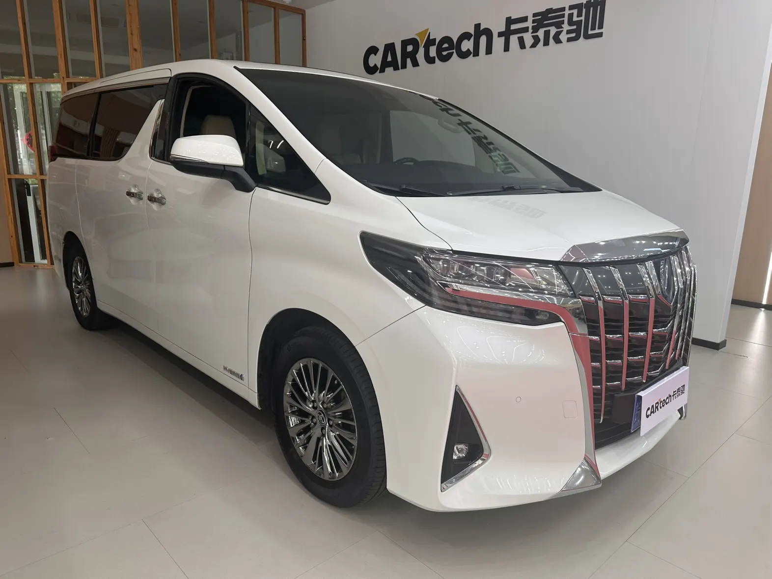 Toyota Alphard, 2022 2