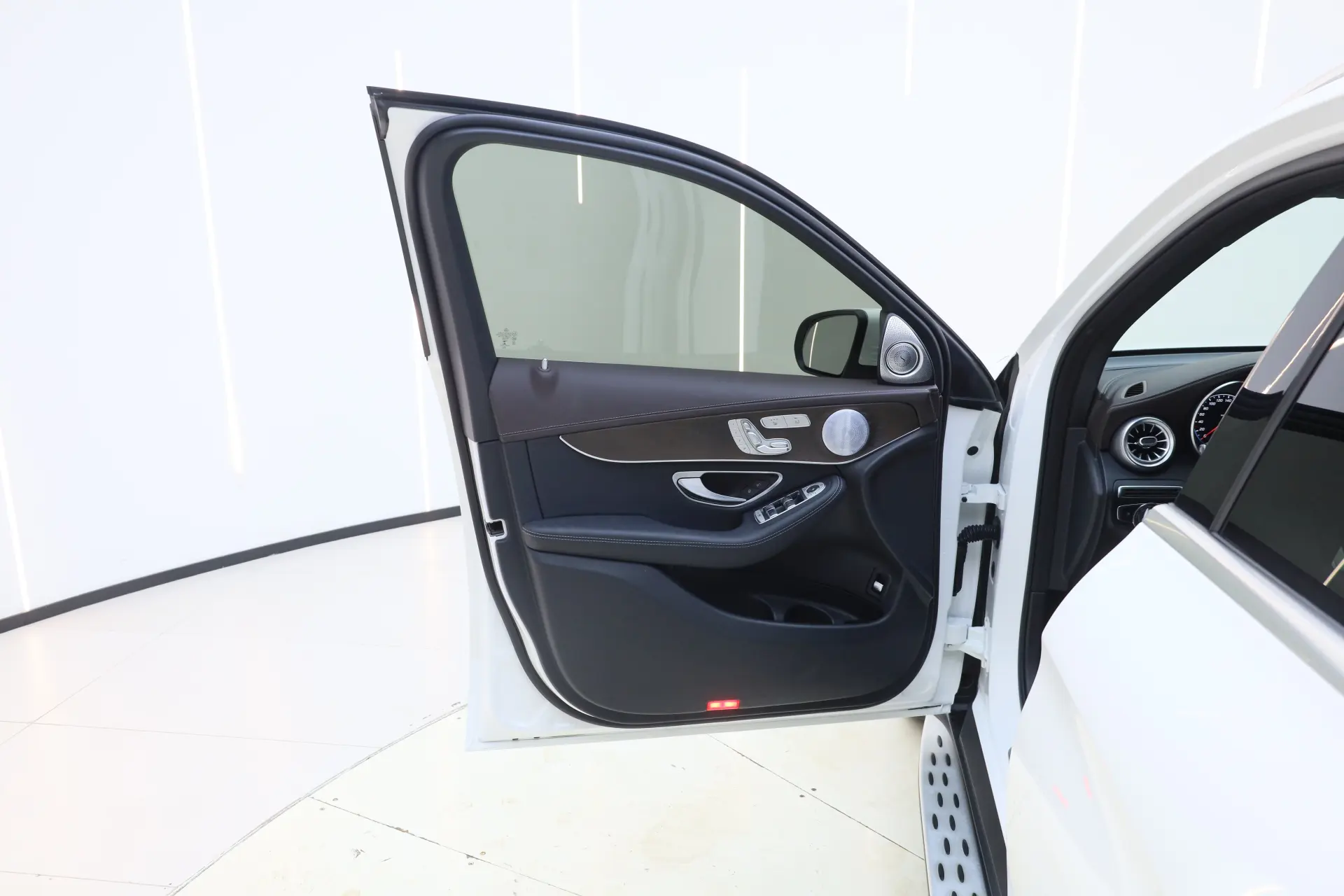 Mercedes-Benz GLC 300 L, 2023 28