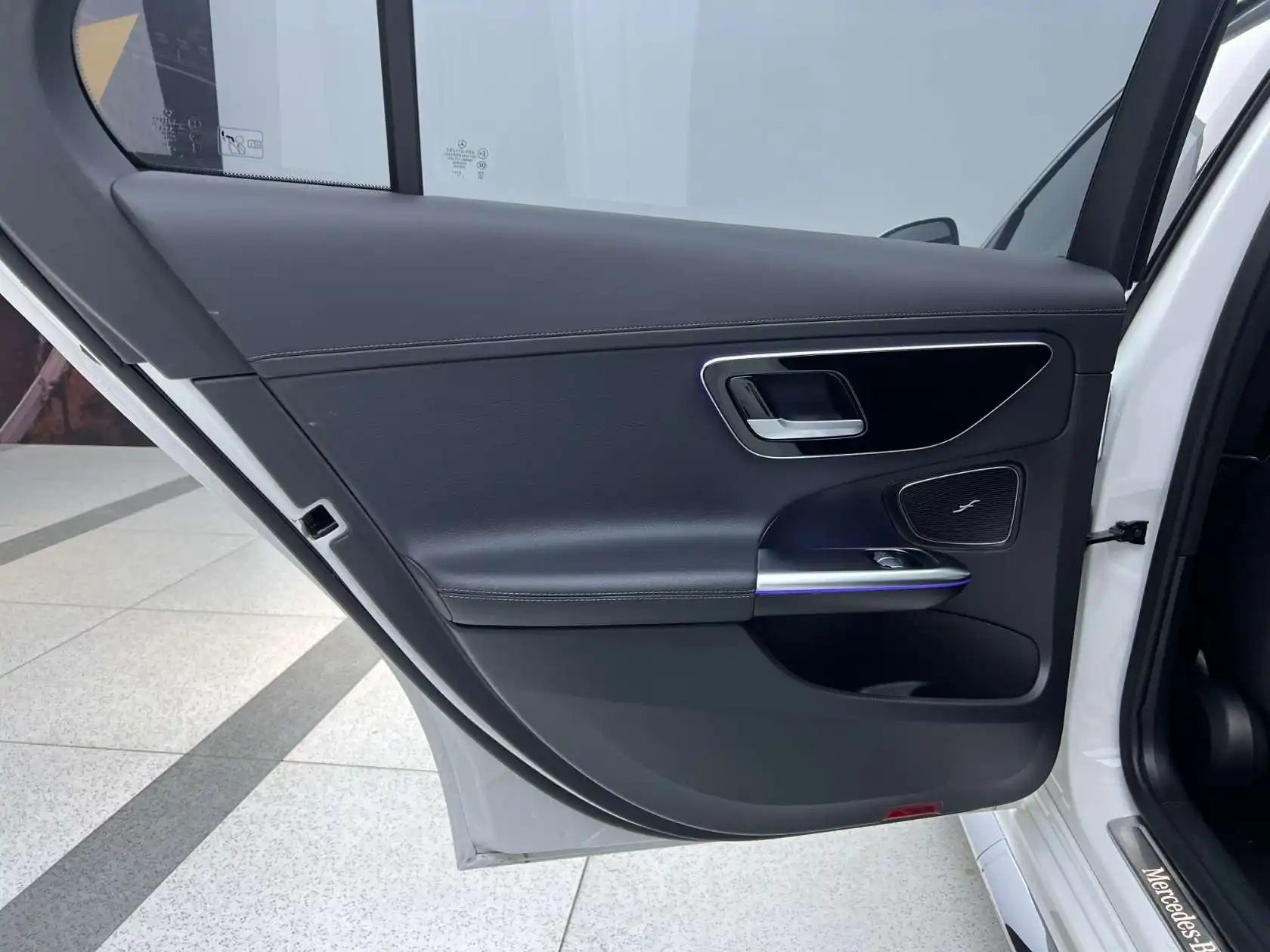 Mercedes-Benz C 260 L, 2024 14